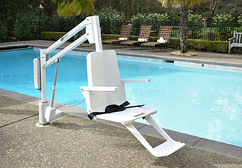 S.R. Smith aXs2 Rotational Pool Lift with Anchor and Caddy | 310-0000C